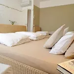 招待所 乌迪内住宿酒店 3*